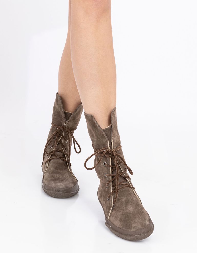 נעלי נשים - Aro - מגפי זמש WILLY - חום1