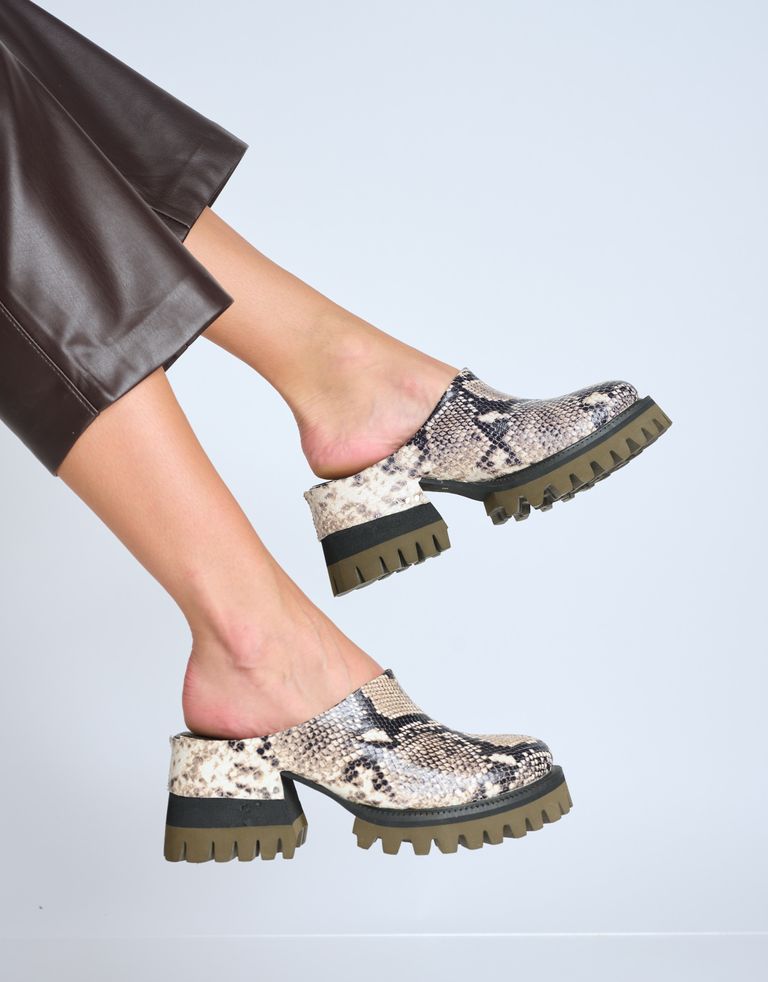 נעלי נשים - Yuko Imanishi - כפכפים עם עקב RYU - נחש2