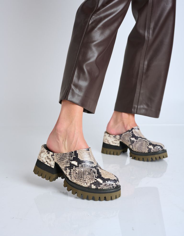 נעלי נשים - Yuko Imanishi - כפכפים עם עקב RYU - נחש4