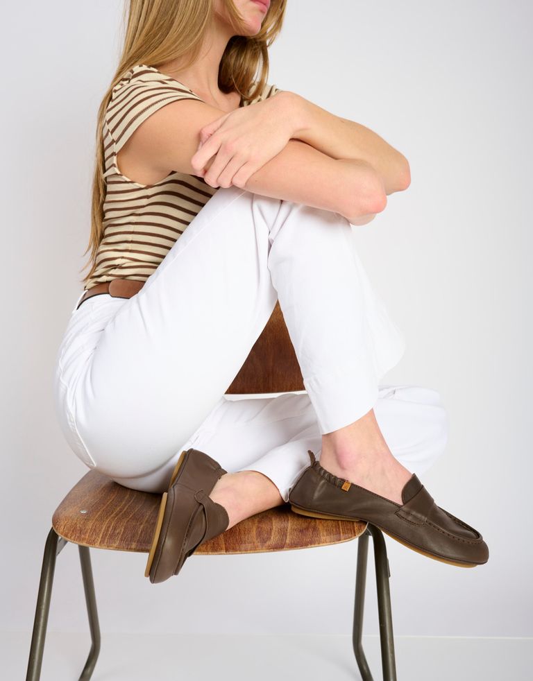 נעלי נשים - El Naturalista - נעלי מוקסין ESSENCE - חום כהה3