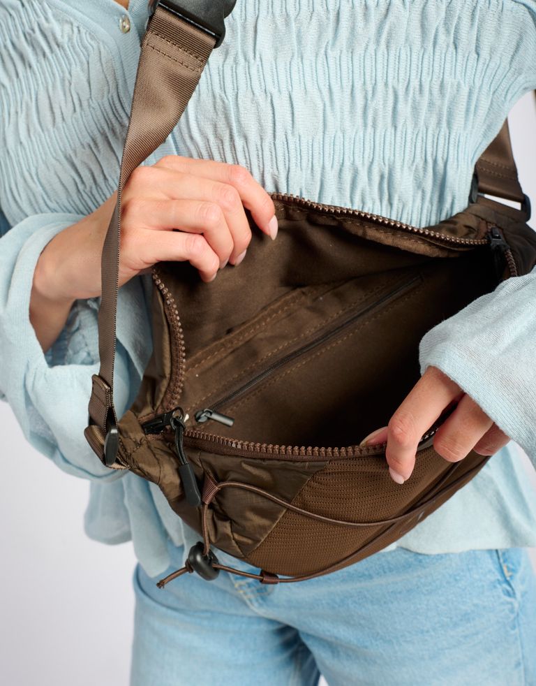 נעלי נשים - Arkk - תיק פאוצ' ניילון BUMBAG - חום2