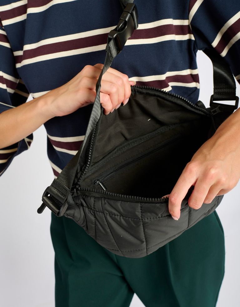 נעלי נשים - Arkk - תיק פאוצ' PADDED BUMBAG - שחור2