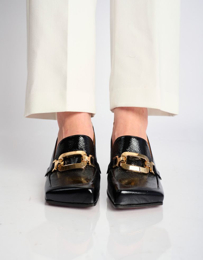 נעלי נשים - Chie Mihara - נעלי מוקסין עם עקב URSALI - שחור1