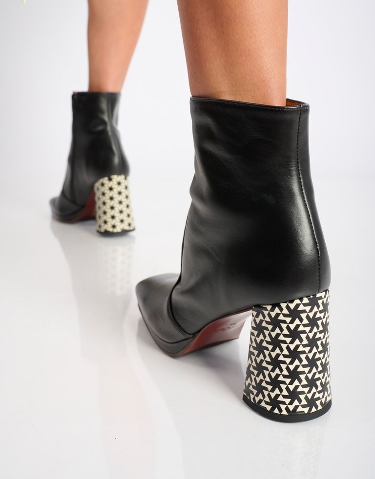 נעלי נשים - Chie Mihara - מגפונים עם עקב XELUX - שחור4