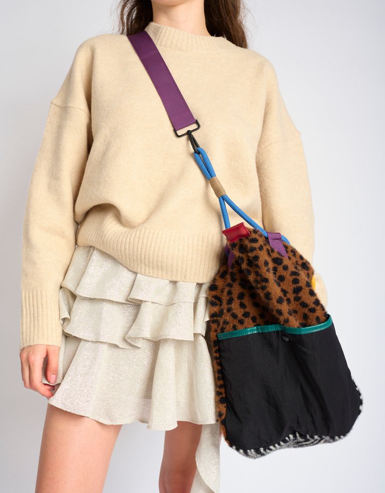 נעלי נשים - Flower Mountain - תיק צד גדול WEEKEND - זברה1