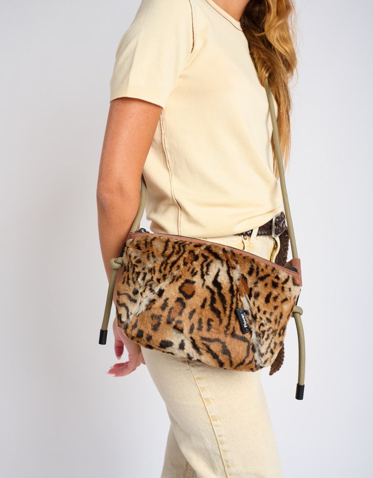 נעלי נשים - Flower Mountain - תיק צד POCKET FM - נמר2