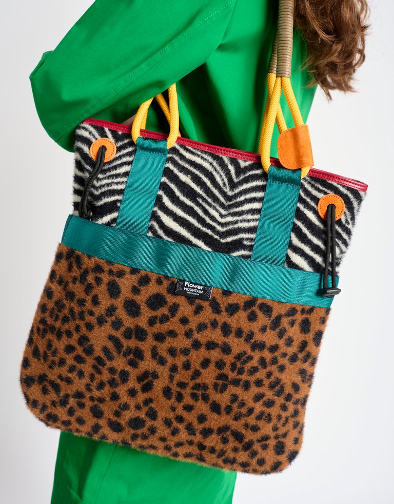 נעלי נשים - Flower Mountain - תיק צד TOTE FM - זברה1