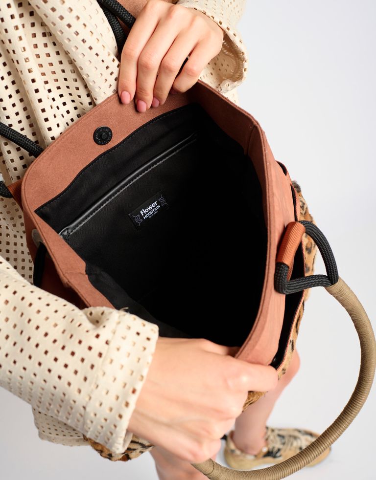 נעלי נשים - Flower Mountain - תיק צד TOTE FM - נמר2