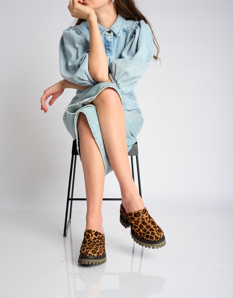 נעלי נשים - Yuko Imanishi - כפכפים עם עקב RYU - נמר1