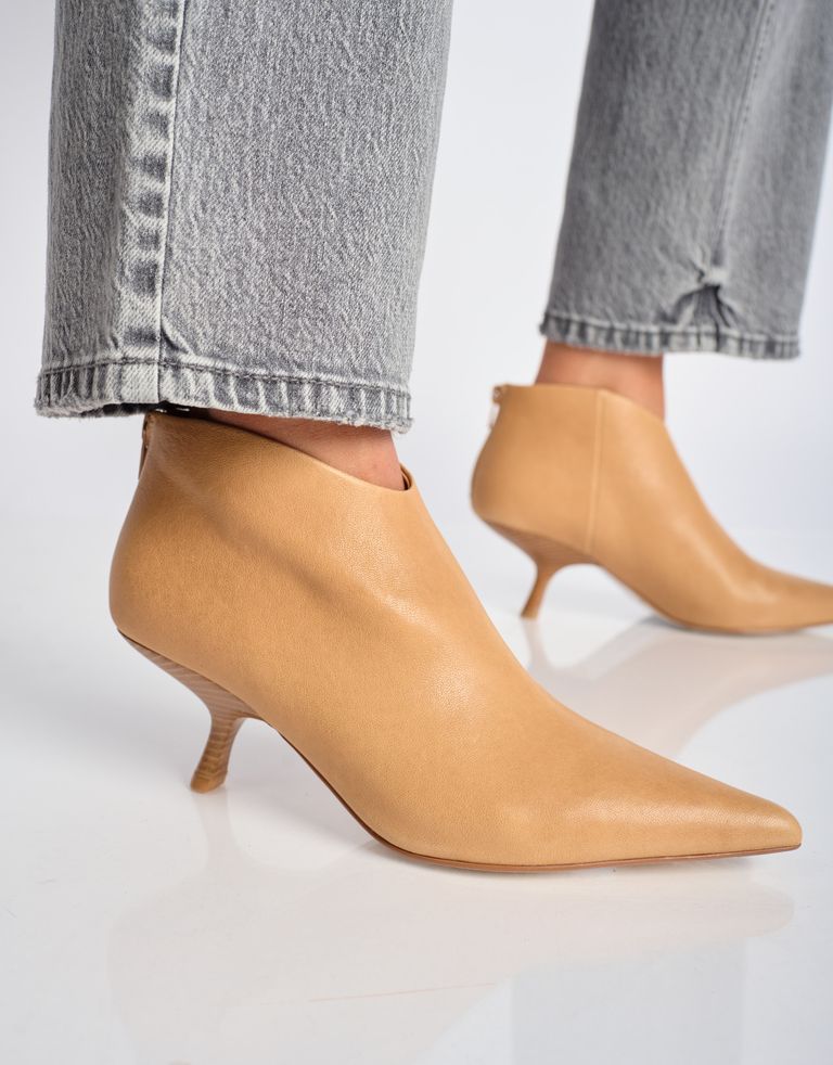 נעלי נשים - Jeffrey Campbell - מגפוני עקב HOOKED - בז'2