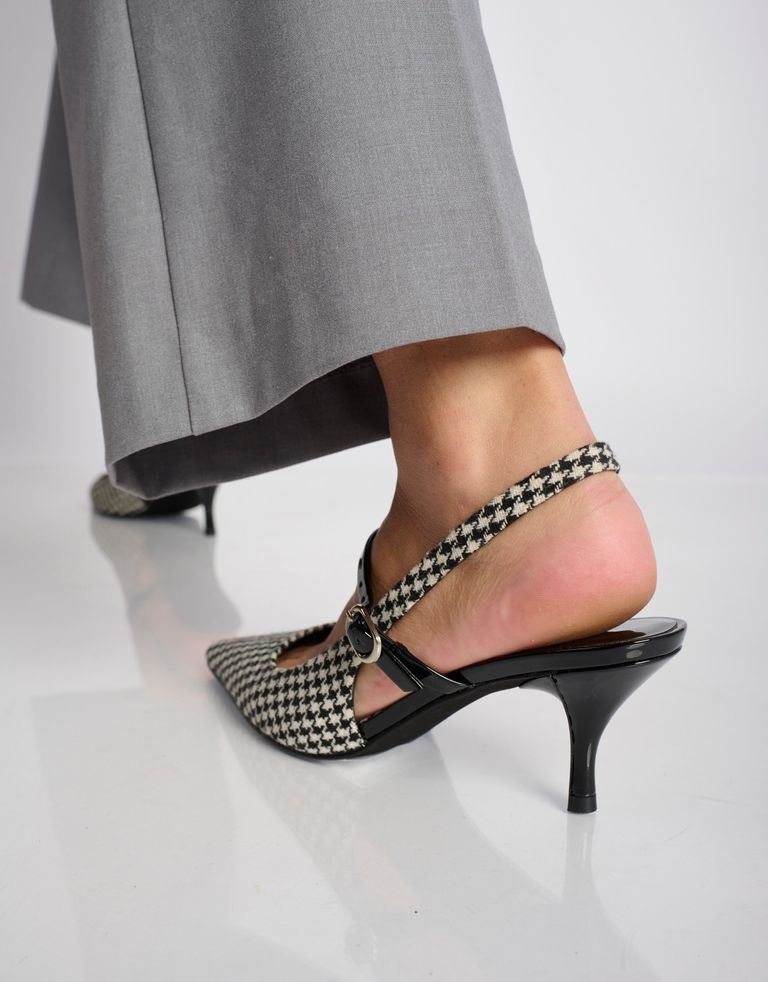 נעלי נשים - Jeffrey Campbell - נעלי סירה מבד TANYA - שחור לבן3