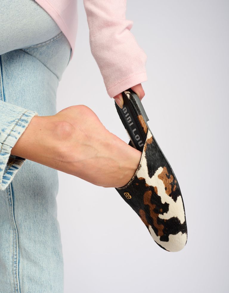 נעלי נשים -  - כפכפים עם הדפס MARANTA - לבן   חום3