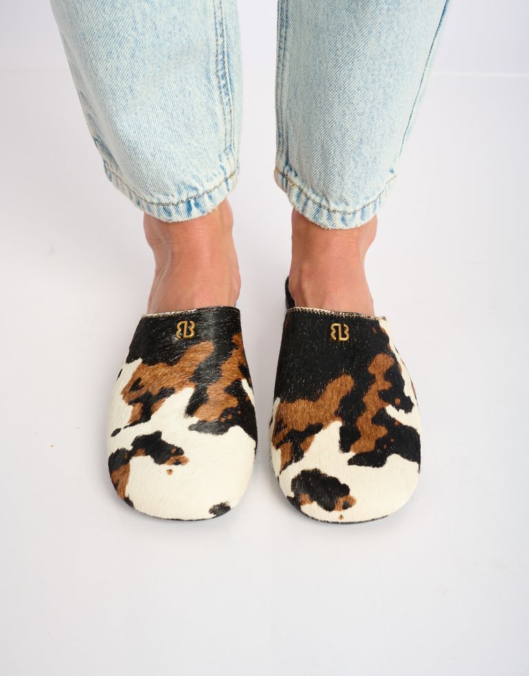 נעלי נשים -  - כפכפים עם הדפס MARANTA - לבן   חום4