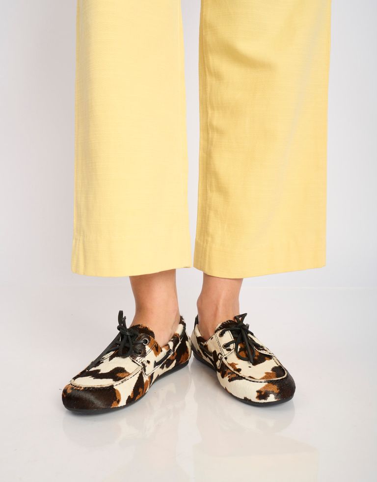 נעלי נשים -  - נעלי מוקסין עם הדפס TANA - לבן   חום2