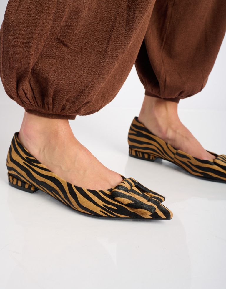 נעלי נשים -  - נעלי סירה עם הדפס BONNIE - זברה4