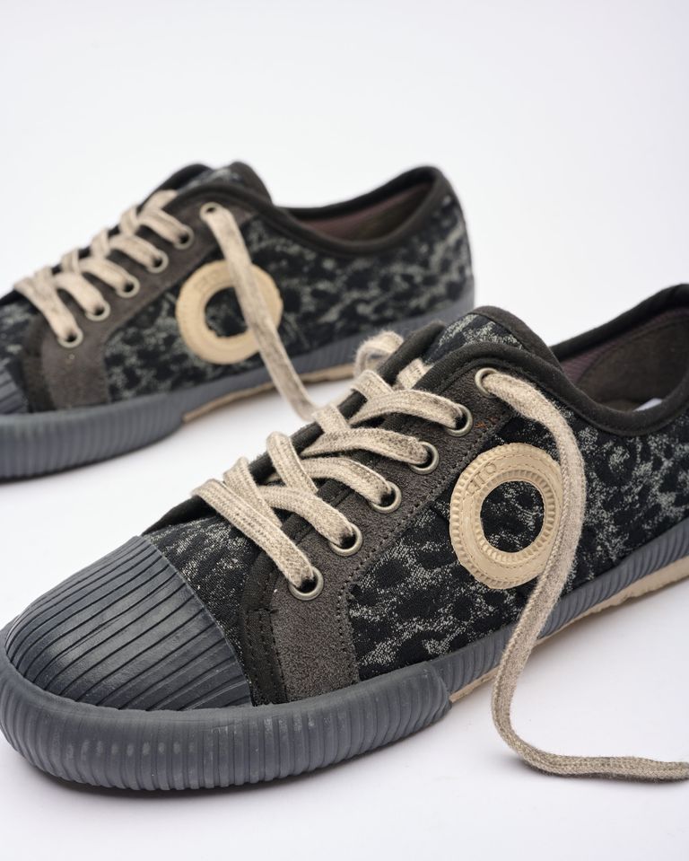 נעלי נשים - Aro - סניקרס מנומרות CHARLIE - שחור אפור1