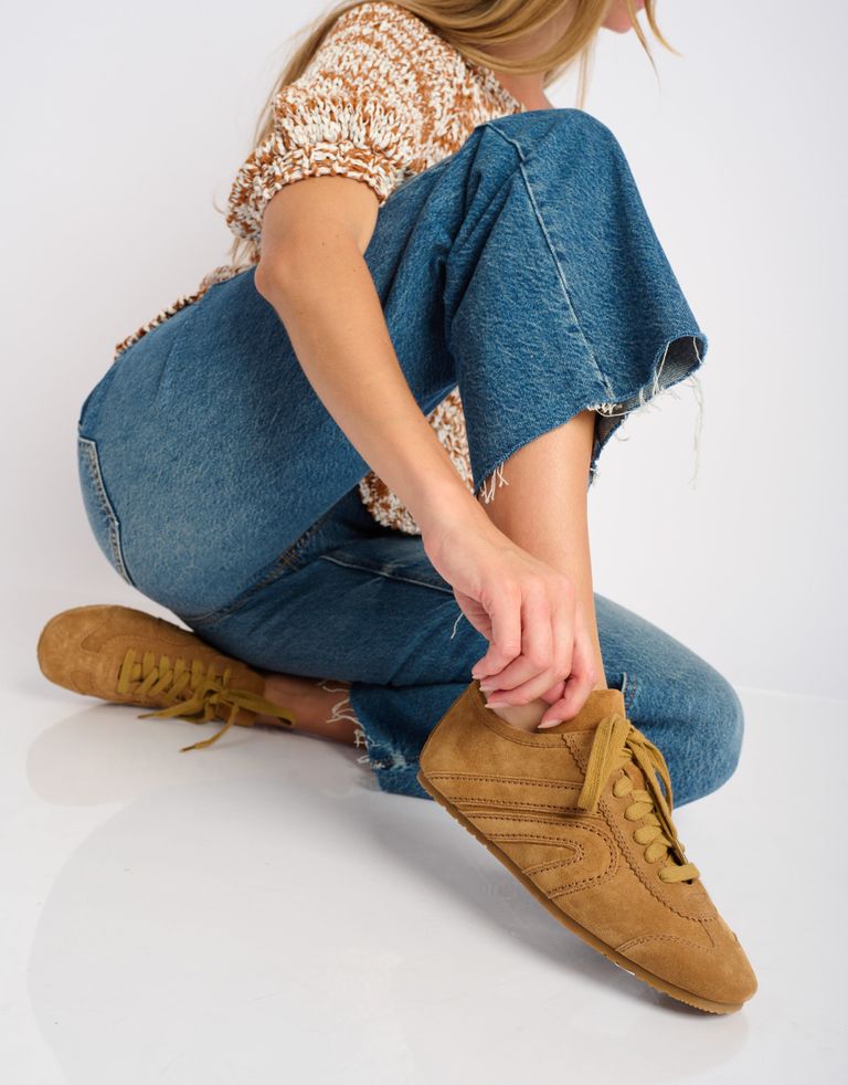 נעלי נשים - Jeffrey Campbell - סניקרס זמש ALETA - קאמל1