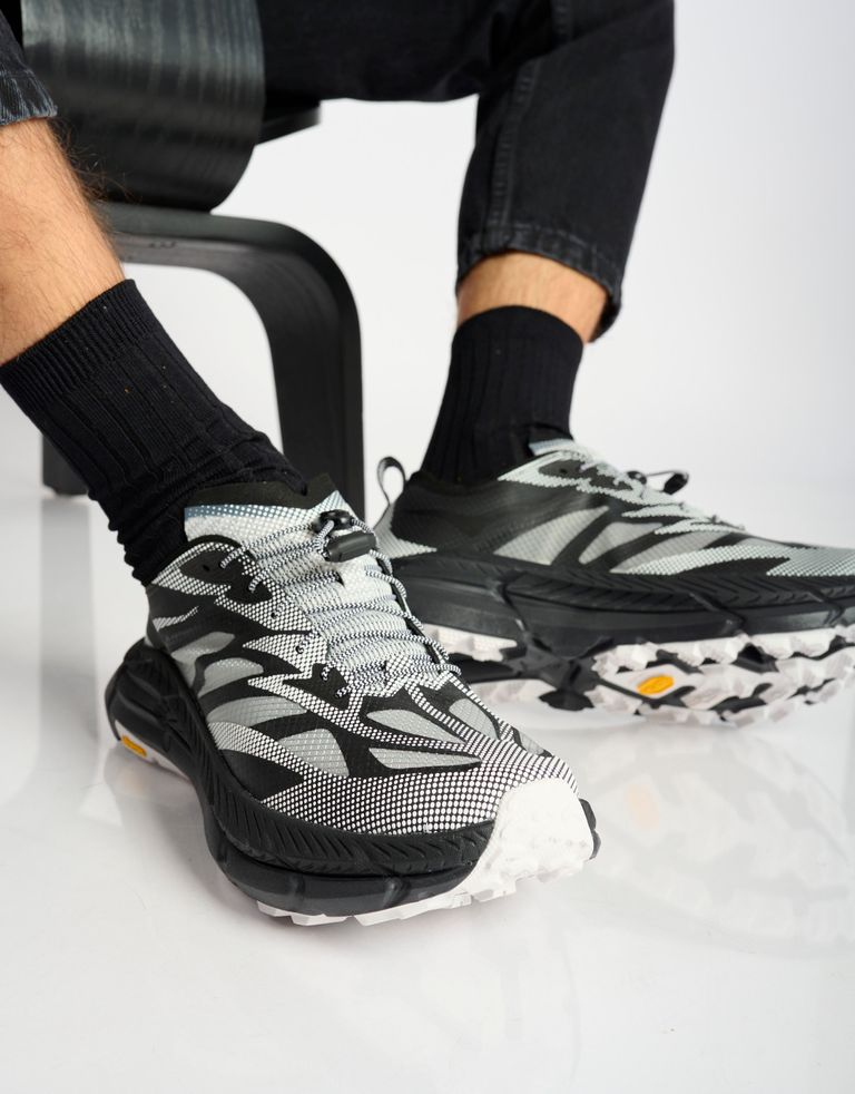 נעלי גברים - Hoka - סניקרס MAFATE SPEED4 LITE - שחור אפור1