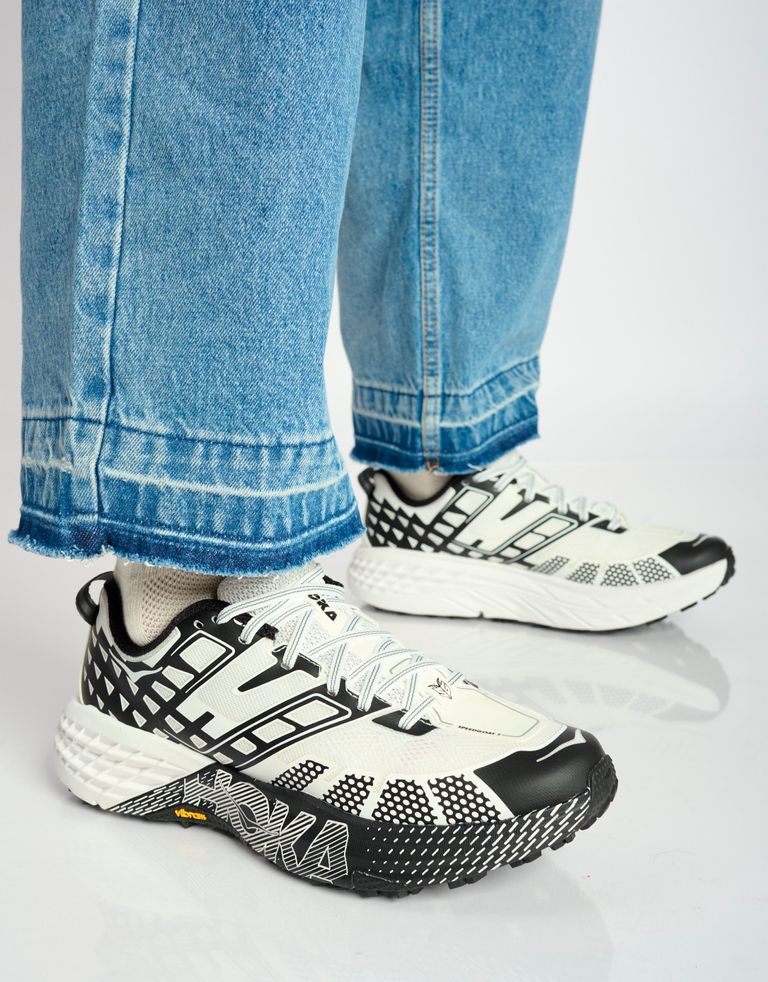 נעלי גברים - Hoka - סניקרס 2 SPEEDGOAT - לבן   שחור4