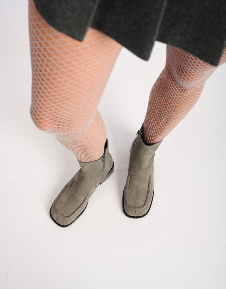 נעלי נשים - Jeffrey Campbell - מגפונים שטוחים מזמש  ODET - אפור4