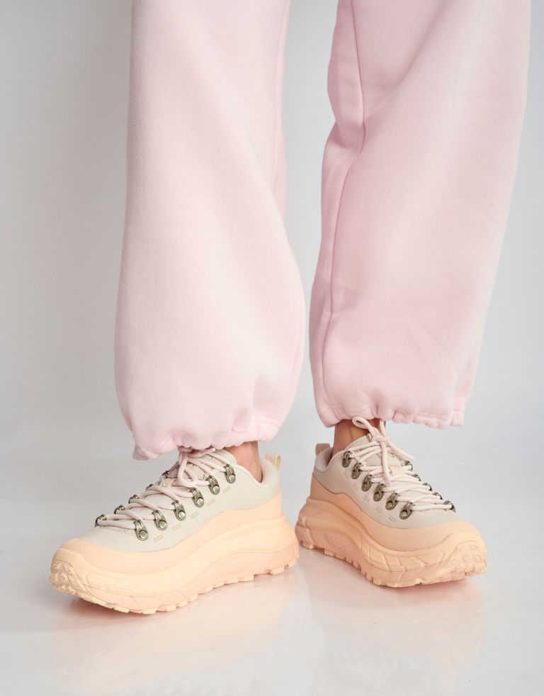 נעלי נשים - Hoka - סניקרס TOR SUMMIT - בז'   ורוד2