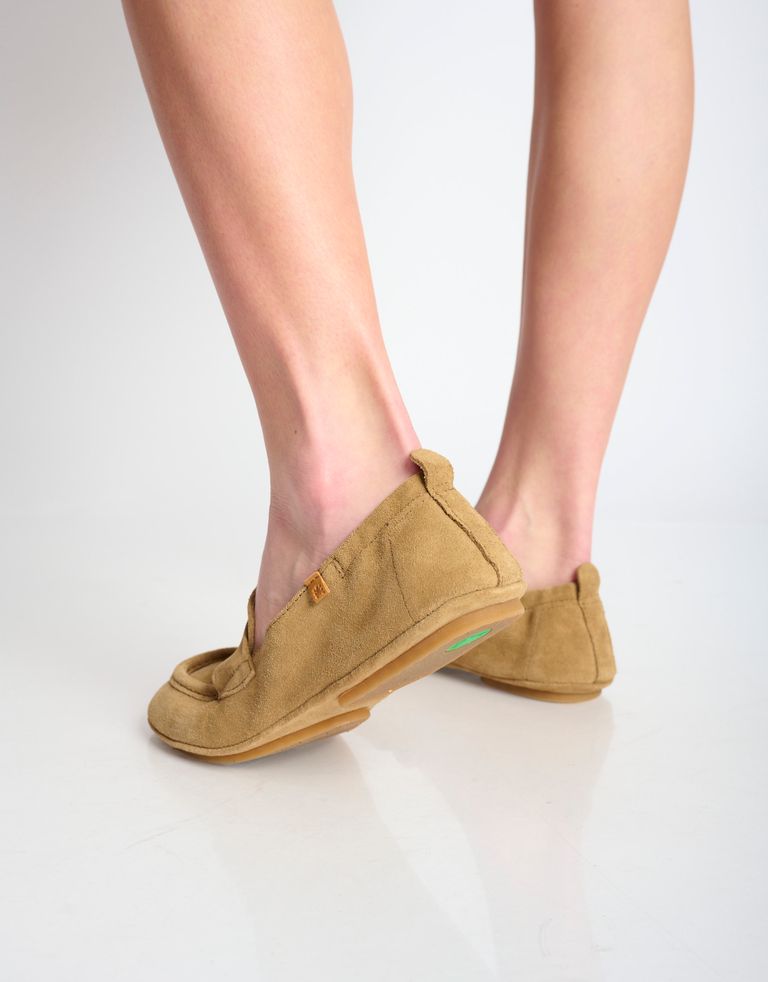 נעלי נשים - El Naturalista - מוקסינים מזמש ESSENSE - חום בהיר1