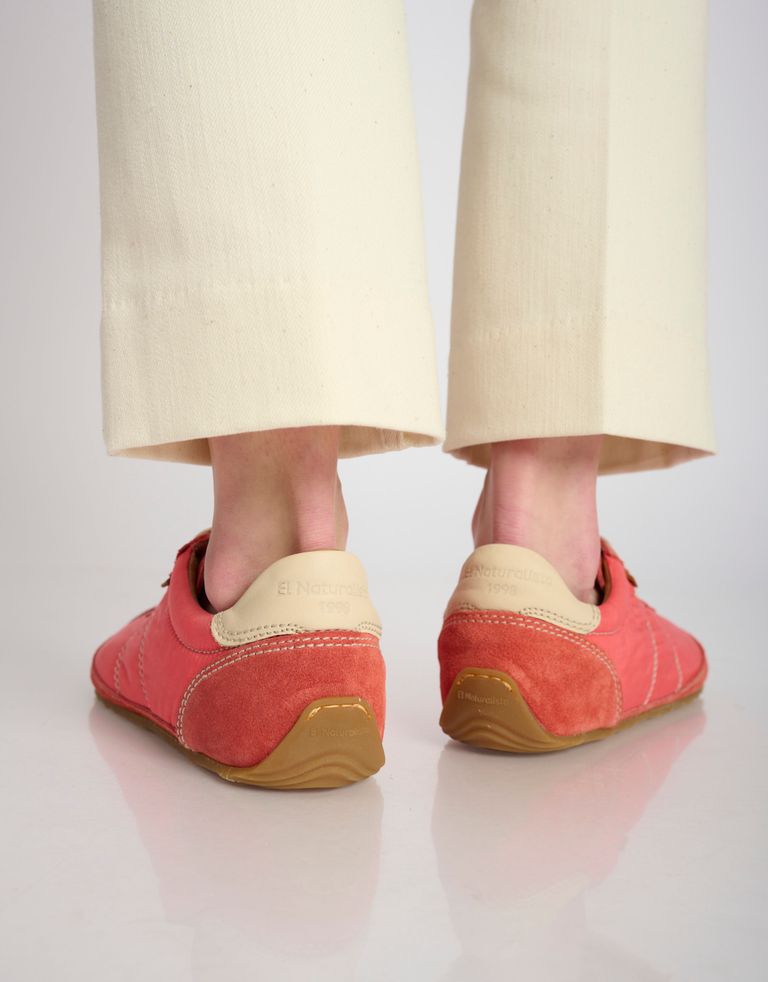 נעלי נשים - El Naturalista - סניקרס ניילון וזמש ONDINA - אדום4